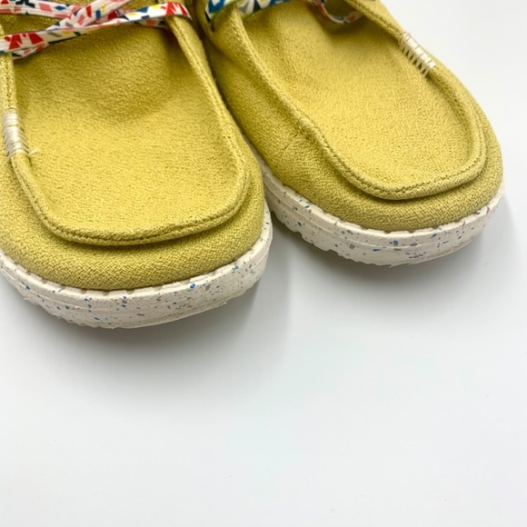 Women’s Hey Dude Wendy Zig Zag Acacia yellow canvas casual slip on’s beach boho - Picture 7 of 12